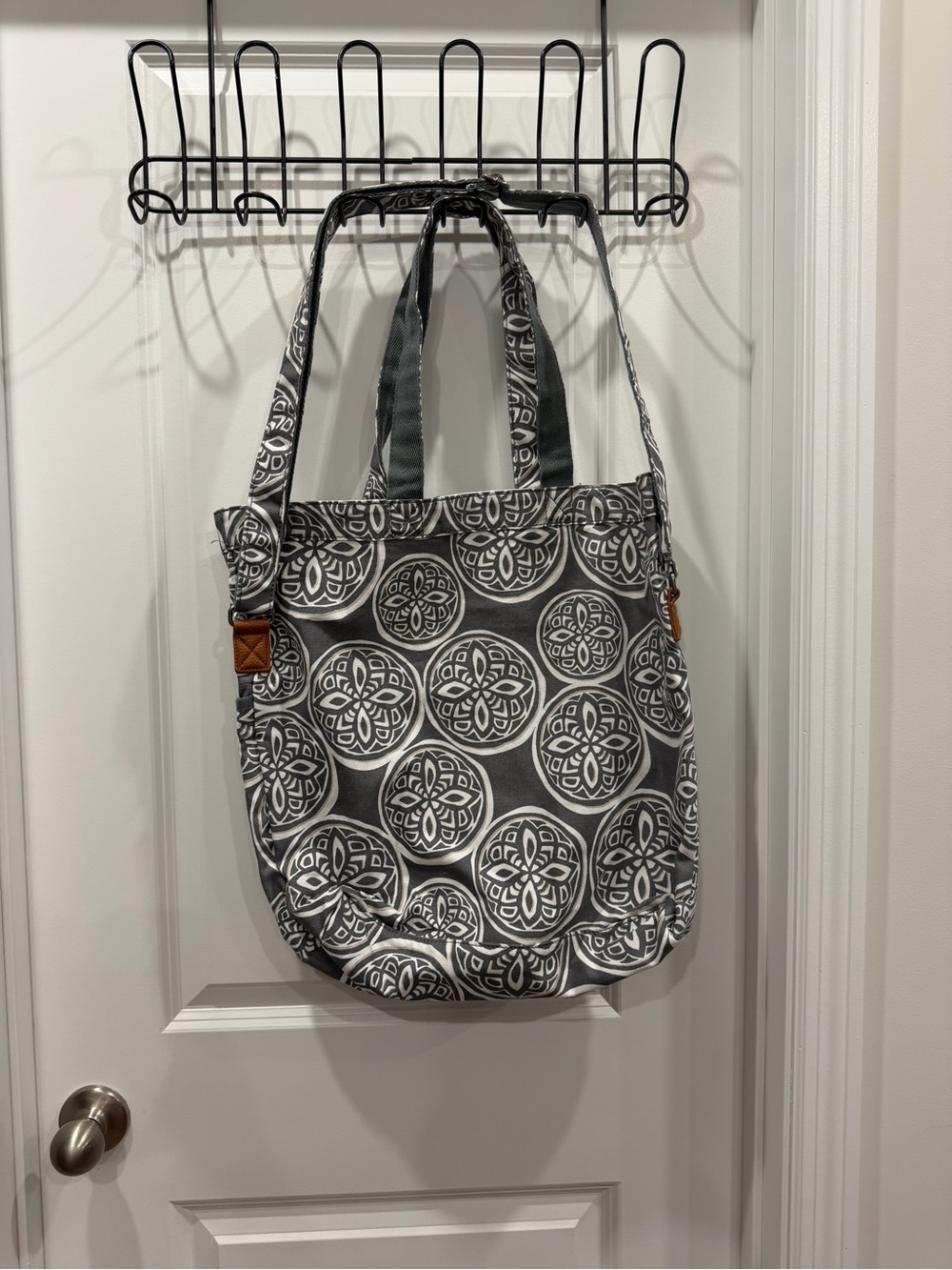 NWOT Thirty One Retro Metro Fold-over Tote - Gray Patterned with Leather Accent